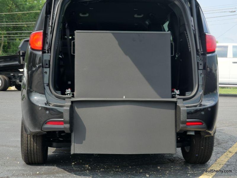 New 2025 Chrysler Voyager LXImage 29