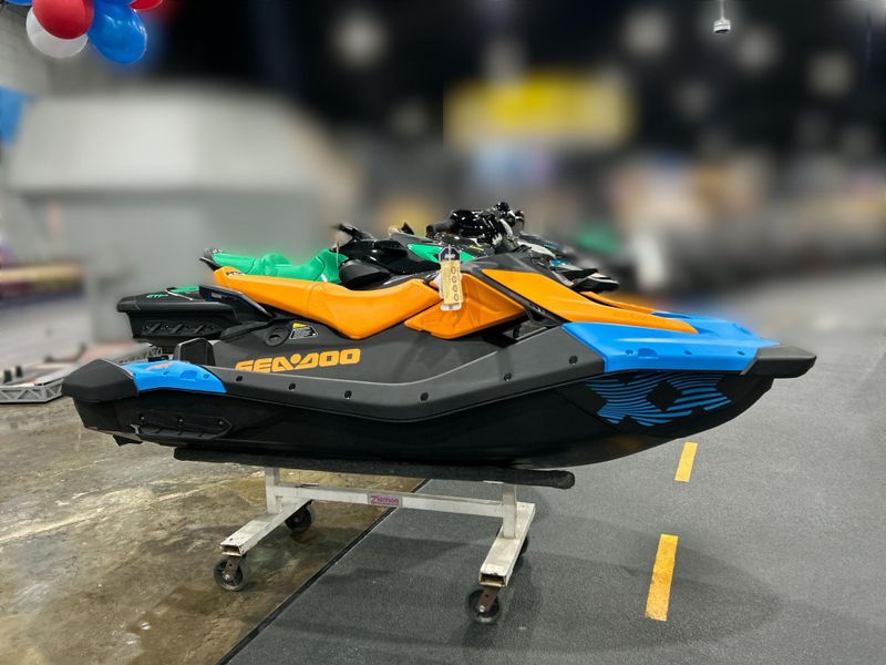 New 2026 Sea-Doo SPARK FOR 3 90 TRIXX (SOUND SYSTEM) Image 18