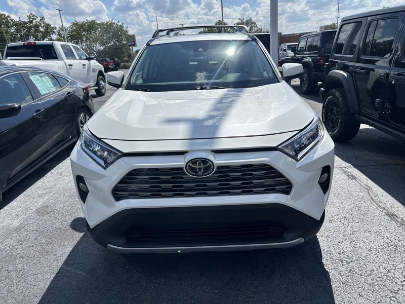 2019 Toyota RAV4 LimitedImage 2