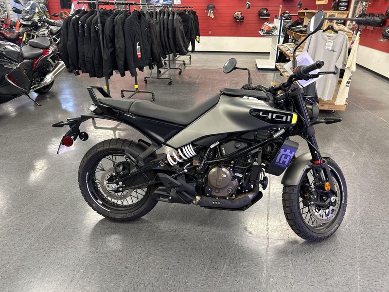 New 2024 Husqvarna SVARTPILEN 401 Image 10