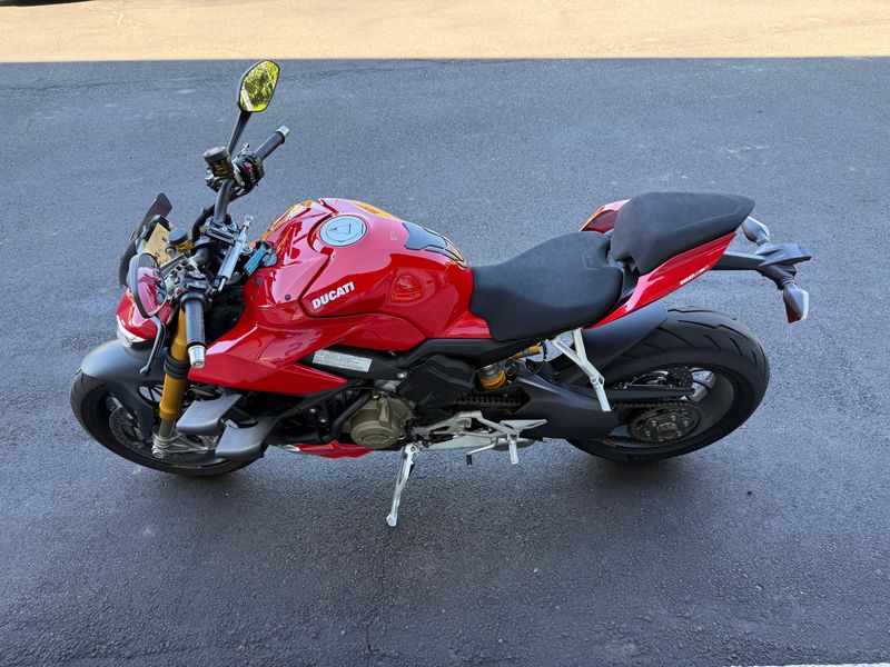 2021 Ducati StreetfighterImage 2