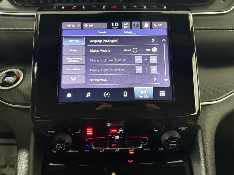 Used 2024 Jeep Grand Cherokee L LaredoImage 35