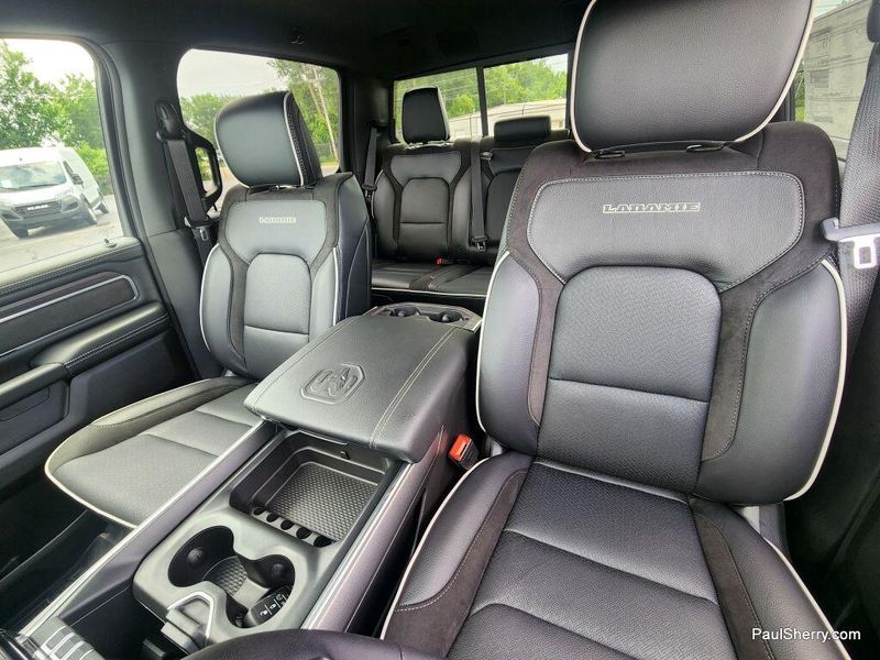 New 2025 RAM 1500 Laramie Crew Cab 4x4 5