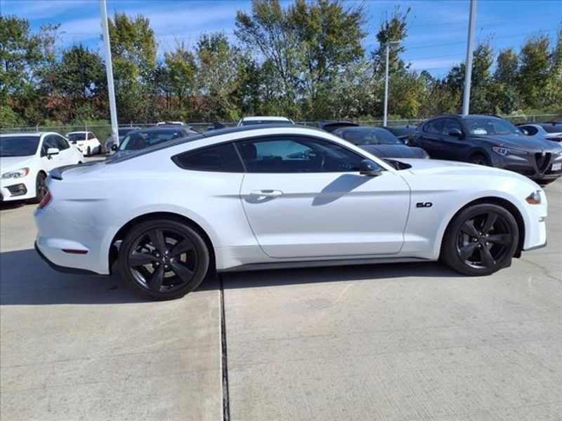 2022 Ford Mustang GT PremiumImage 5