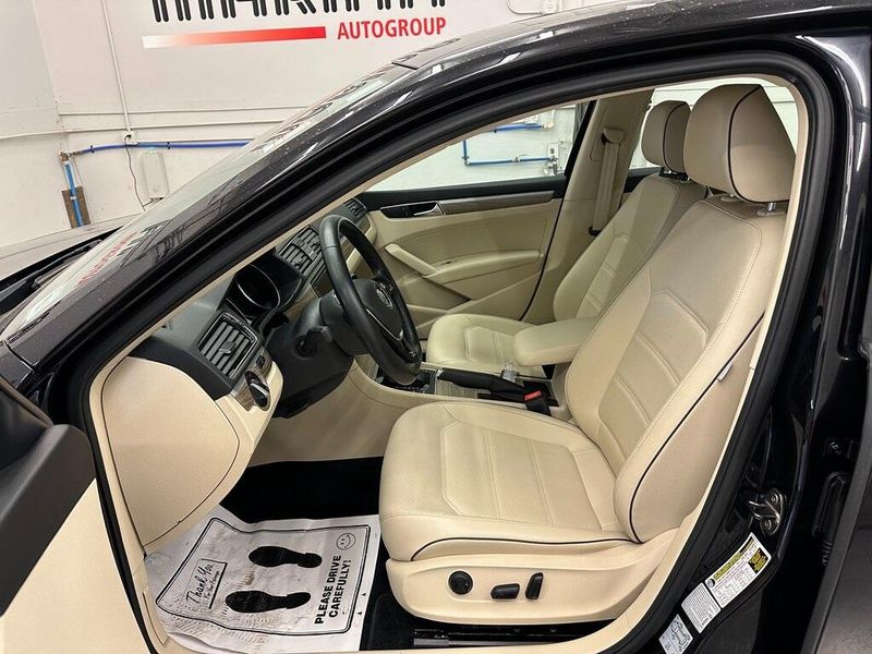 2018 Volkswagen Passat 2.0T SEImage 20