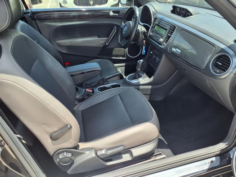 2014 Volkswagen Beetle 2.0T R-LineImage 12