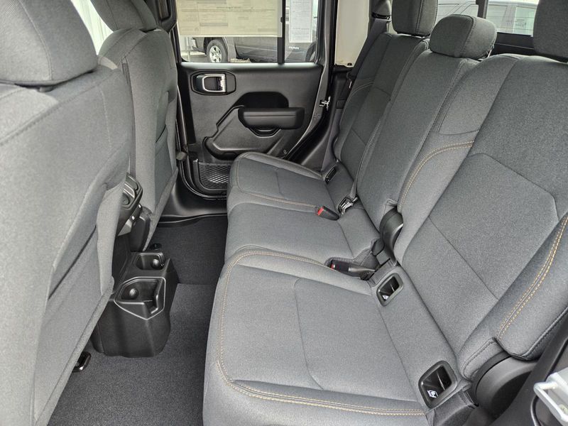New 2026 Jeep Gladiator Sport S 4x4