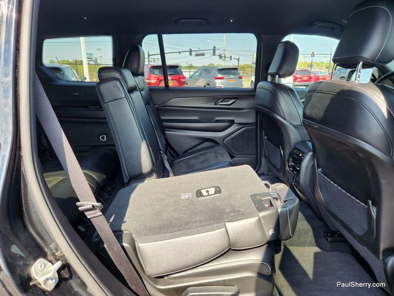 Used 2024 Jeep Grand Cherokee L Altitude