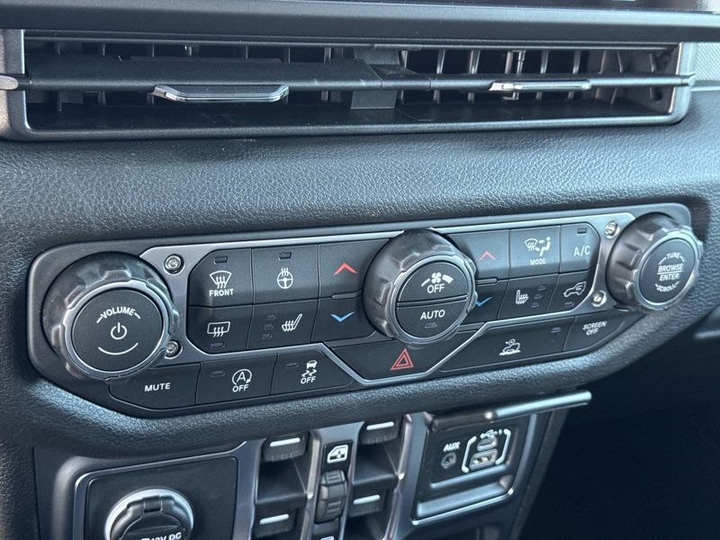 New 2026 Jeep Gladiator Sport S 4x4
