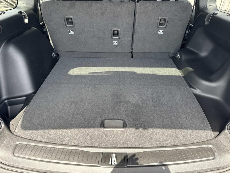 New 2026 Jeep Grand Cherokee Laredo Altitude 4x4