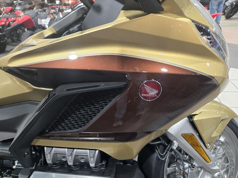 NEW 2025 HONDA GOLD WING TOUR DCT 50TH ANNIVERSARY Image 12