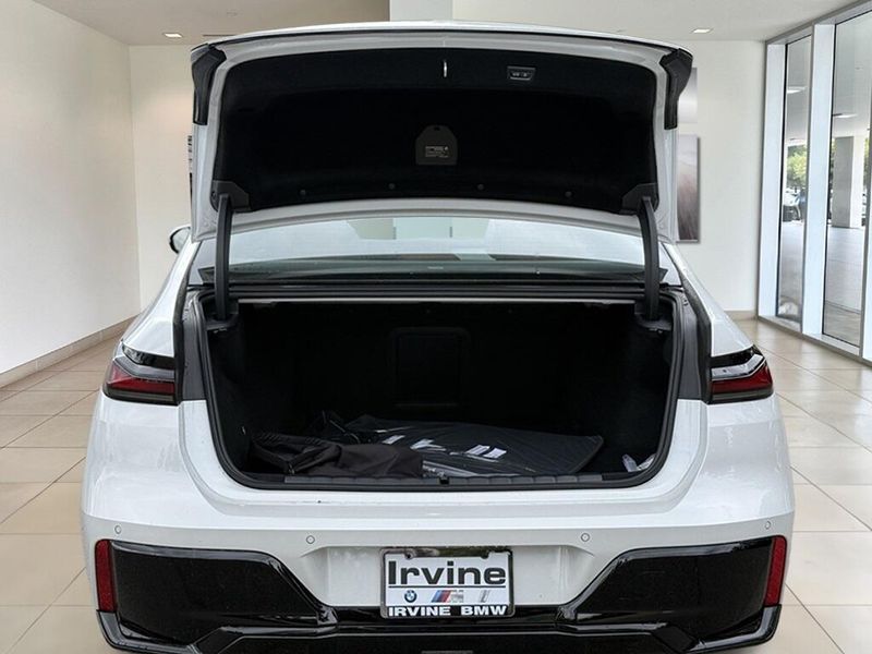 2025 BMW i7 eDrive50Image 14
