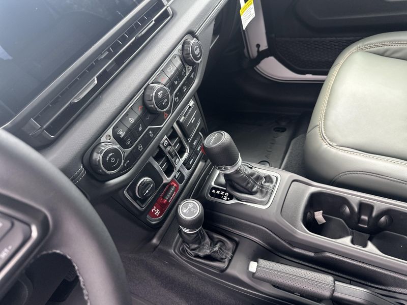 2025 Jeep Gladiator Mojave X 4x4Image 32