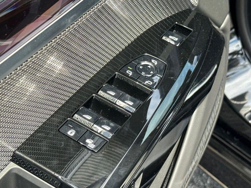 New 2026 BMW 7 Series 750e xDriveImage 16