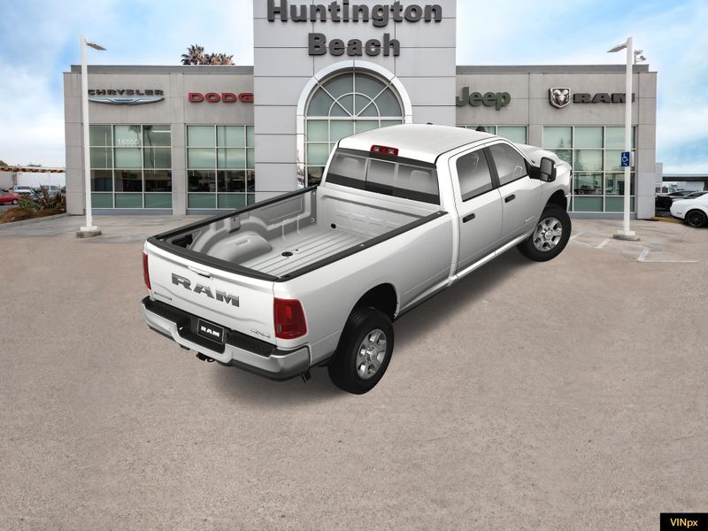 2025 RAM 3500 Big Horn Crew Cab 4x4 DuallyImage 7