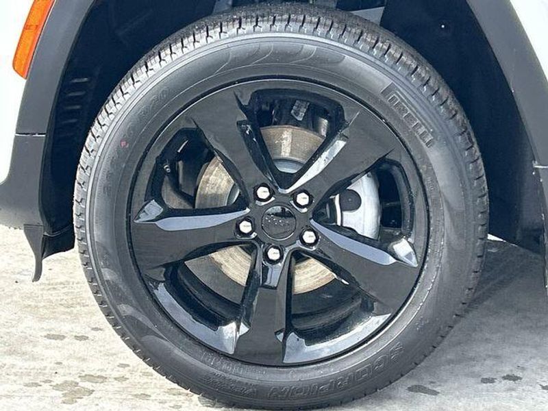 New 2026 Jeep Grand Cherokee Limited 4x2Image 10