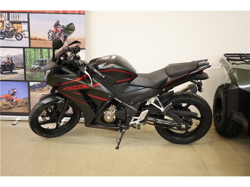 Used 2019 Honda CBR300 Image 3