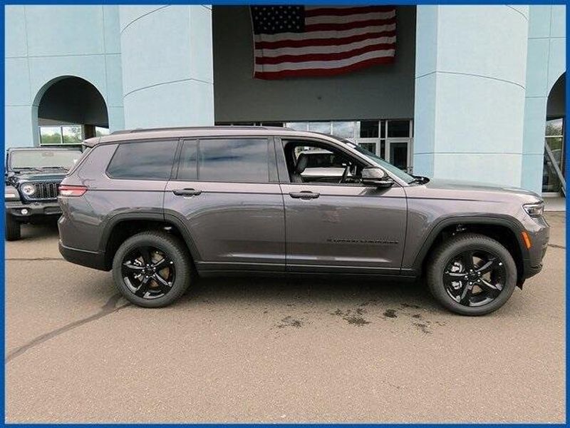 2025 Jeep Grand Cherokee L LimitedImage 2