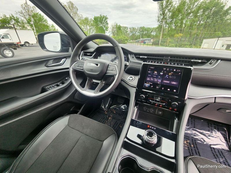 2025 Jeep Grand Cherokee L Altitude X 4x4Image 30