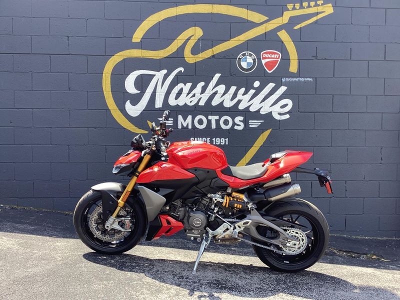 New 2025 Ducati STREETFIGHTER V2S 