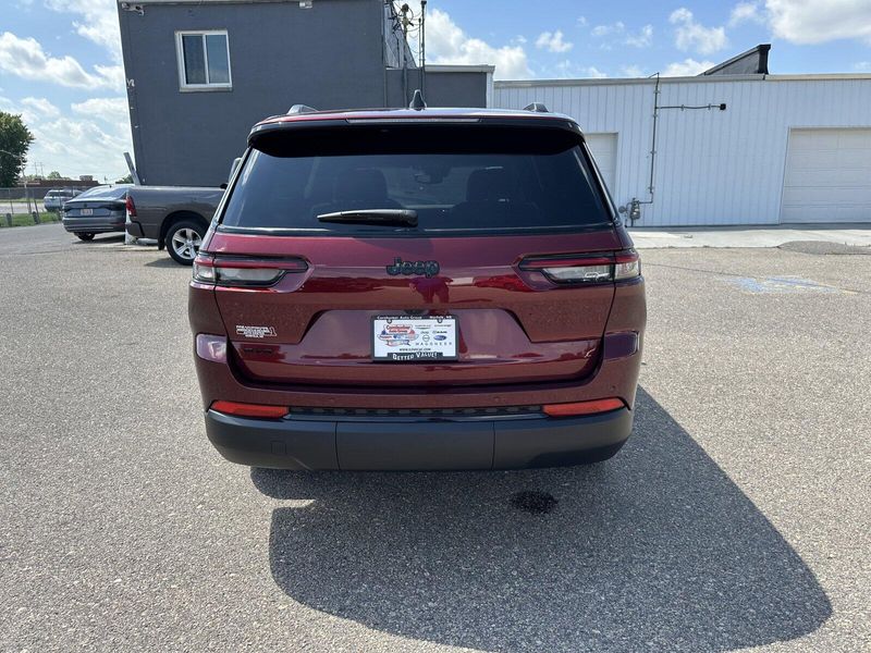 2024 Jeep Grand Cherokee L Altitude X 4x4Image 7