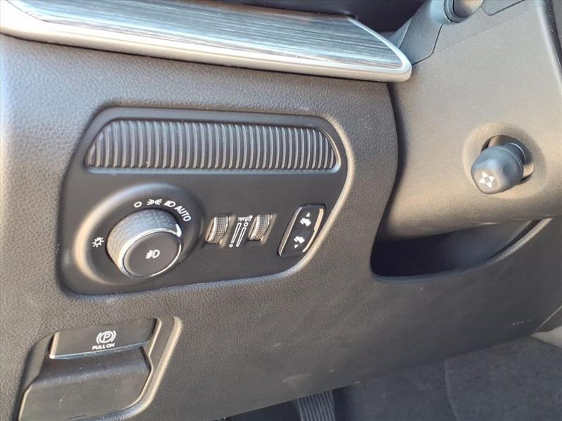 2024 Jeep Wagoneer L Series II photo 23