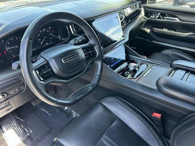 2024 Jeep Grand Wagoneer L Series II ObsidianImage 18