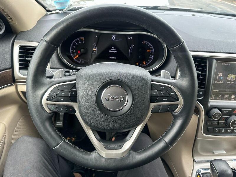 2017 Jeep Grand Cherokee Limited photo 2