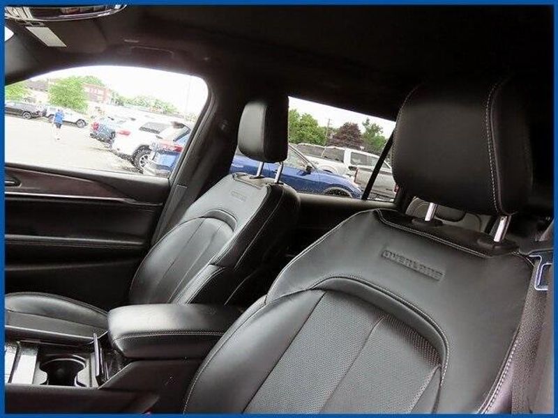 2022 Jeep Grand Cherokee L OverlandImage 12