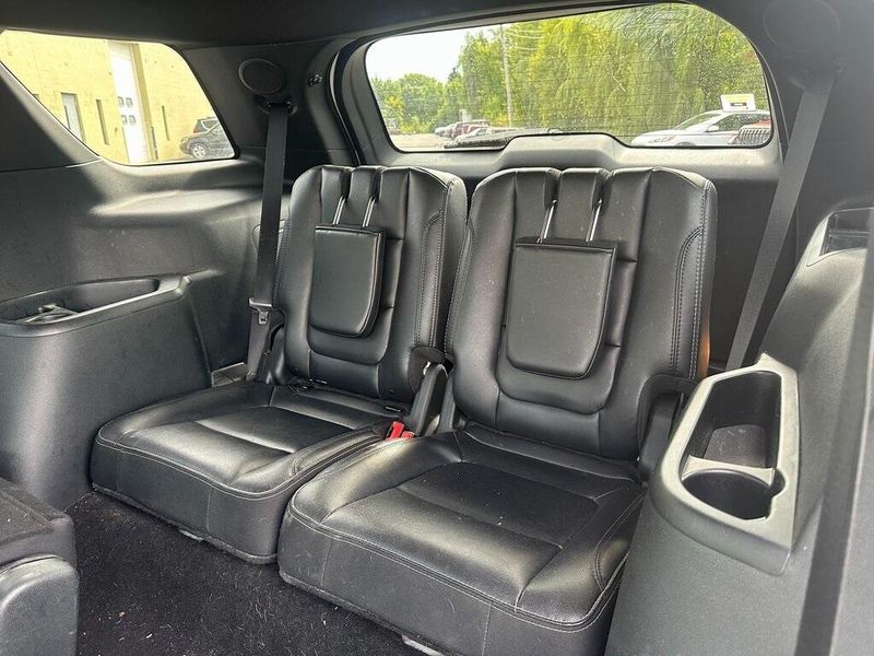 2019 Ford Explorer Limited photo 12
