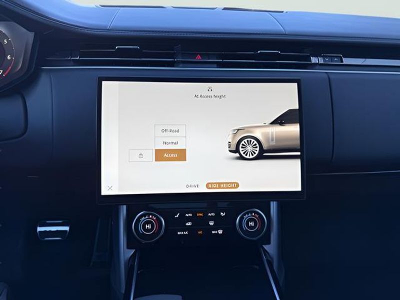 Used 2023 Land Rover Range Rover SE