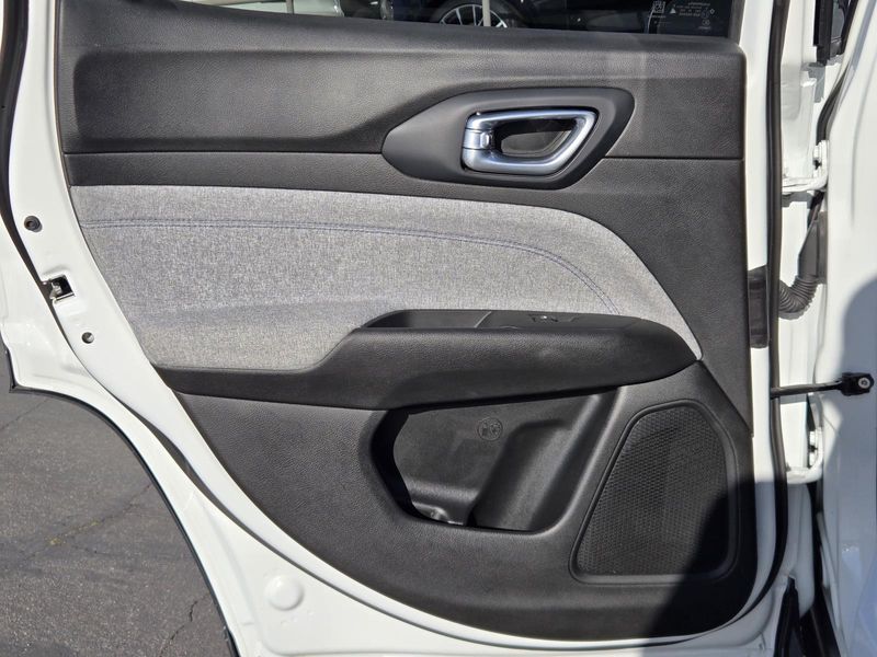 Used 2024 Jeep Compass Latitude 4x4