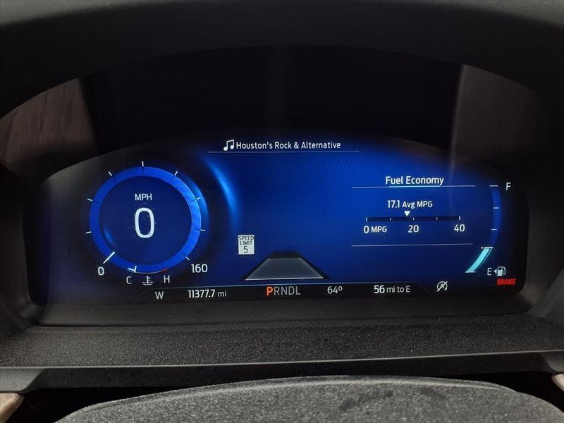 Used 2022 Ford Explorer PlatinumImage 18