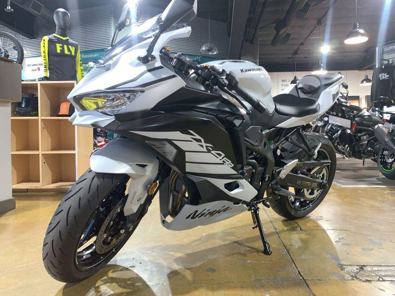 New 2025 Kawasaki NINJA ZX-4RR ABS Image 16