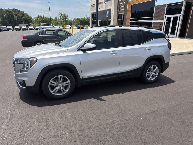 Used 2022 GMC Terrain SLEImage 18