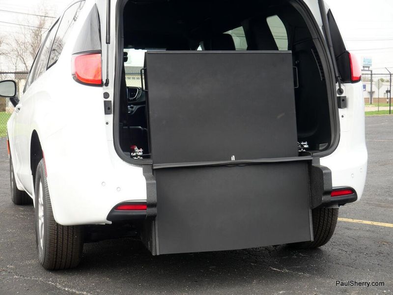 New 2026 Chrysler Voyager Lx
