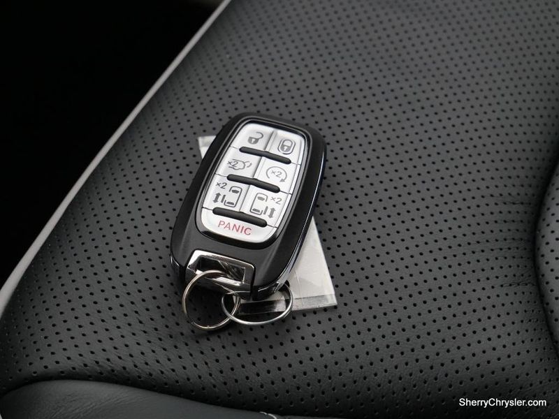 2022 Chrysler Pacifica Hybrid LimitedImage 40