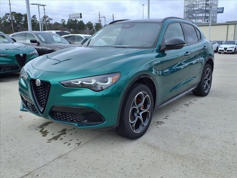 2025 Alfa Romeo Stelvio AwdImage 4