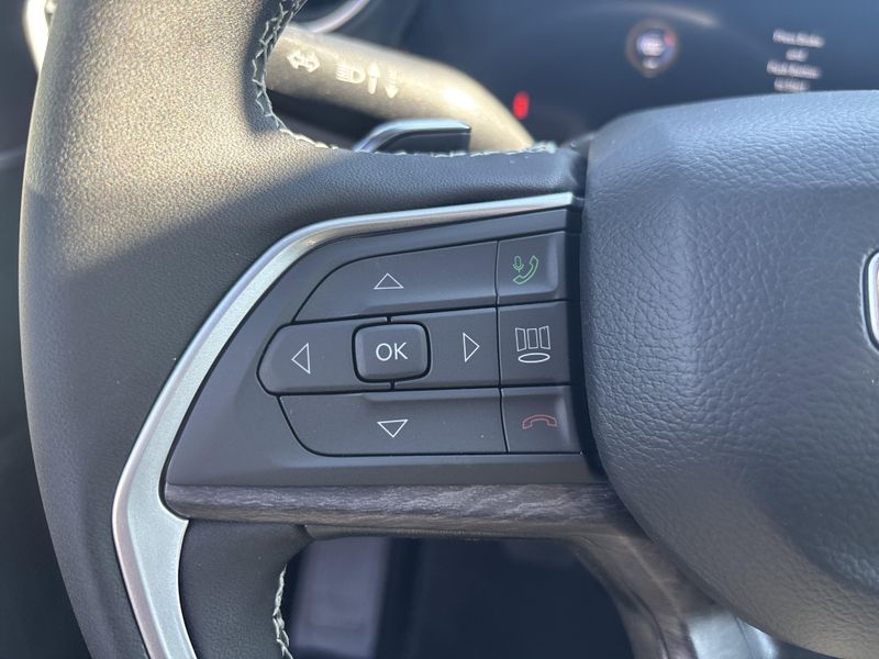 New 2025 Jeep Grand Cherokee Limited 4x4Image 32