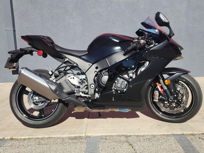 Used 2025 Kawasaki NINJA ZX-10 Image 11