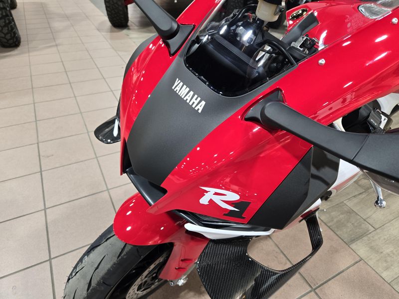 NEW 2026 YAMAHA YZFR1 70TH ANNIVERSARY EDITION Image 9