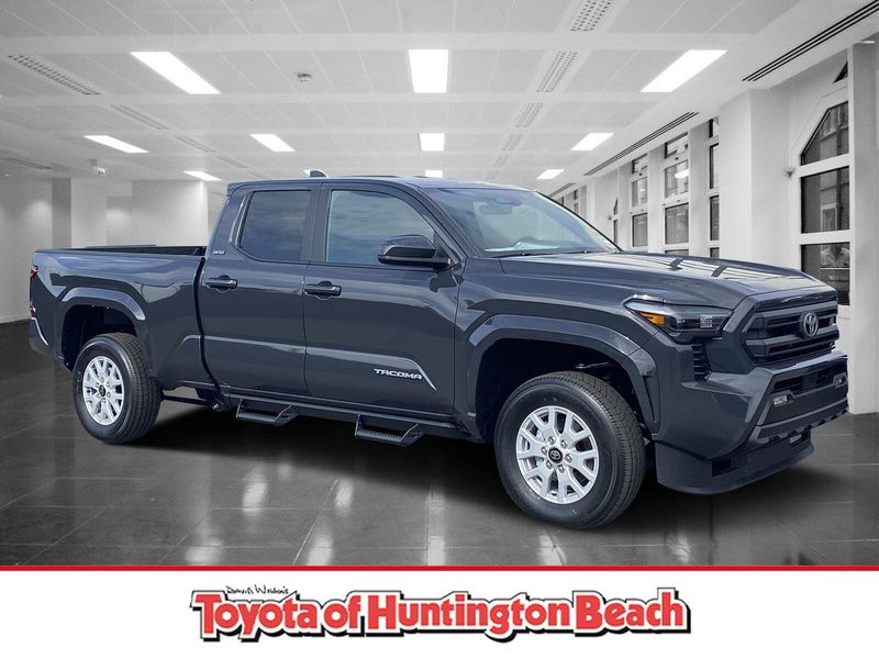 2025 Toyota Tacoma SR5Image 1