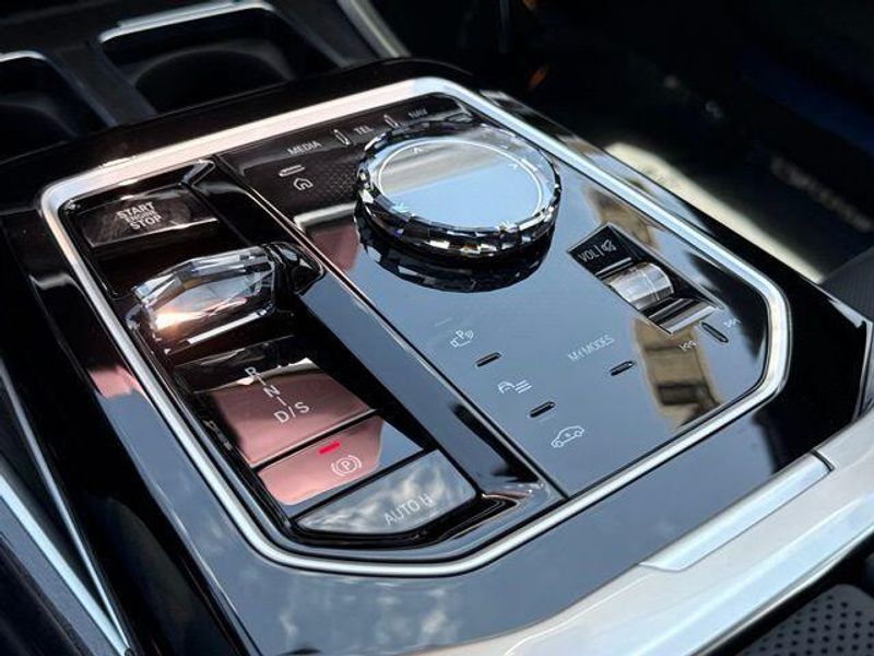 New 2026 BMW 7 Series 750e xDriveImage 23