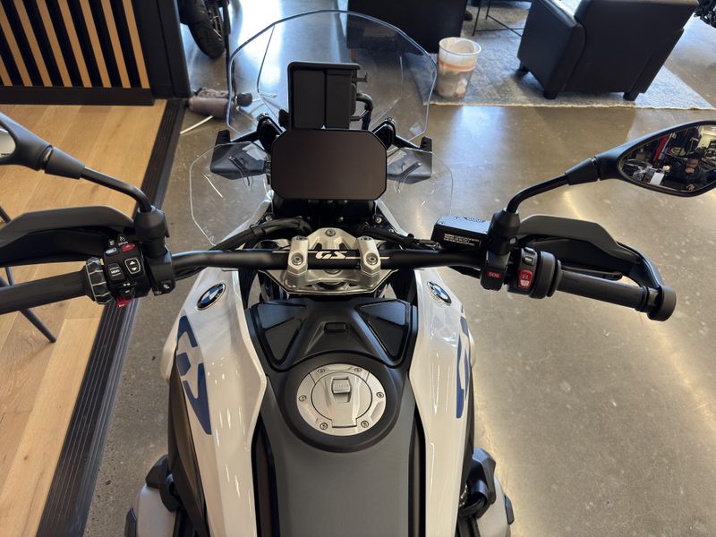 2025 BMW R 1300 GS - LIGHT WHITE 