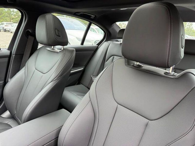 Used 2025 BMW 3 Series 330iImage 21