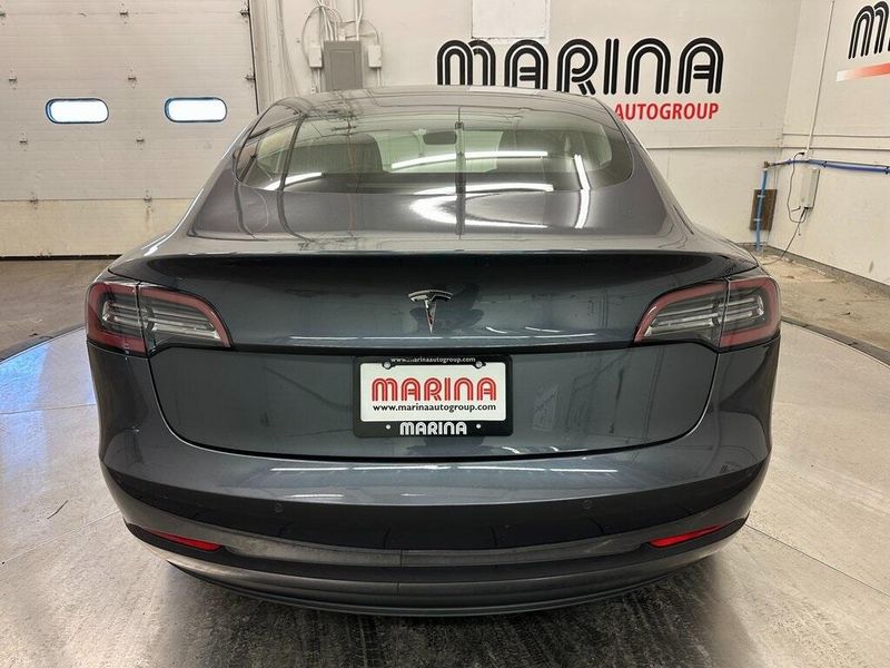 2018 Tesla Model 3 Long RangeImage 14