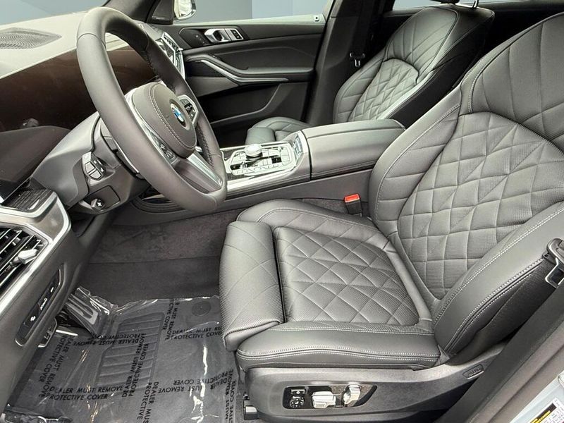 2026 BMW X7 xDrive40iImage 19