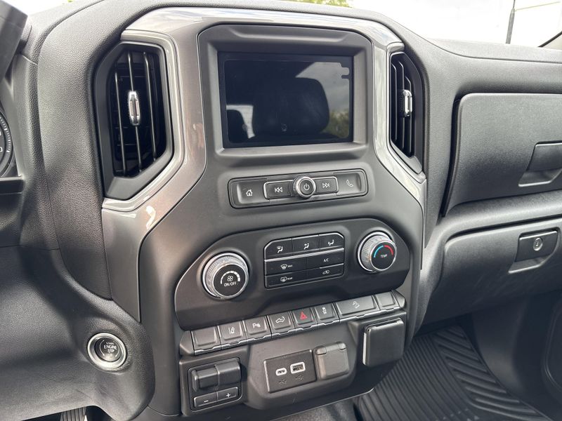 Used 2024 Chevrolet Silverado 2500HD CustomImage 27