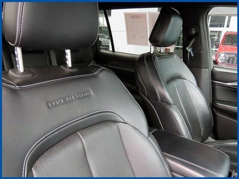 2022 Jeep Grand Cherokee L OverlandImage 8