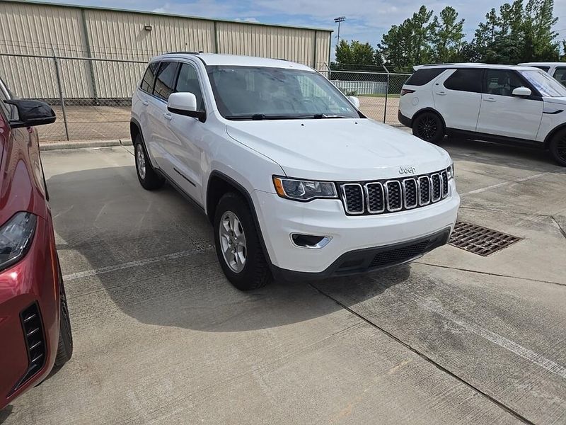 Used 2017 Jeep Grand Cherokee LaredoImage 2